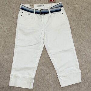 Levi's 515 Mid Rise Regular Fit White Cuffed Capri with Blue Striped Belt